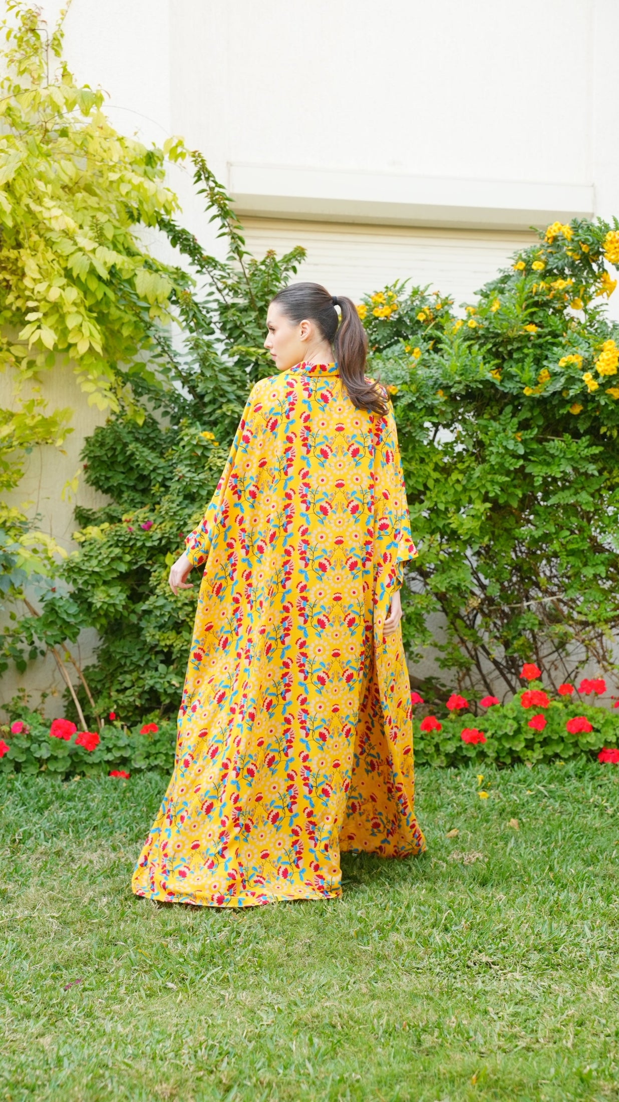 قفطان جميل وطويل بياقة قميص رقم 52