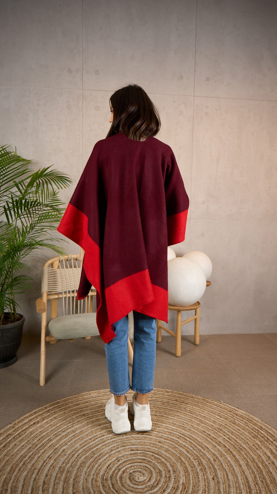 بونشو نسائي من صوف الكشمير باللون الأحمر - ناعم ودافئ وأنيق - مقاس واحد