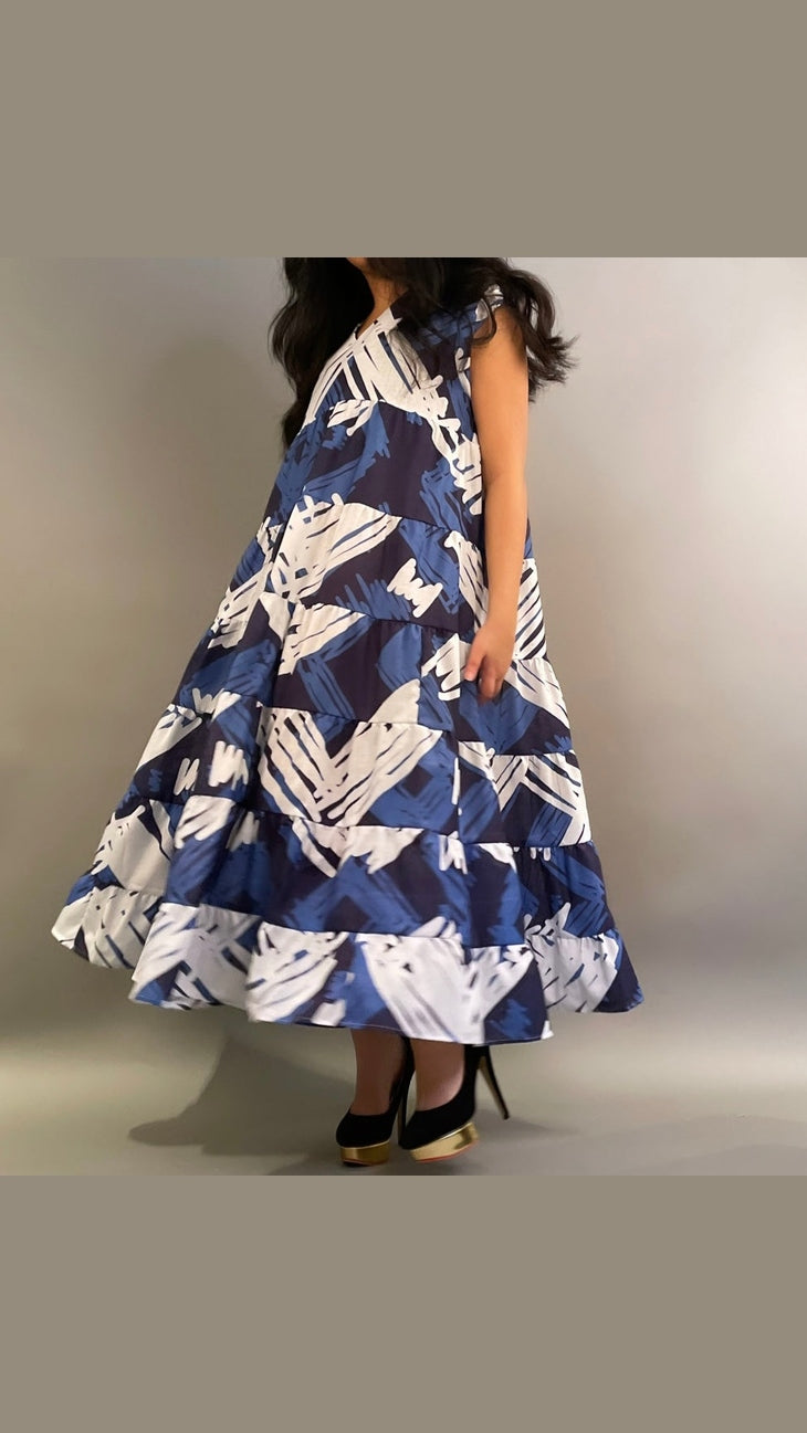 فستان قفطان باللون الأزرق