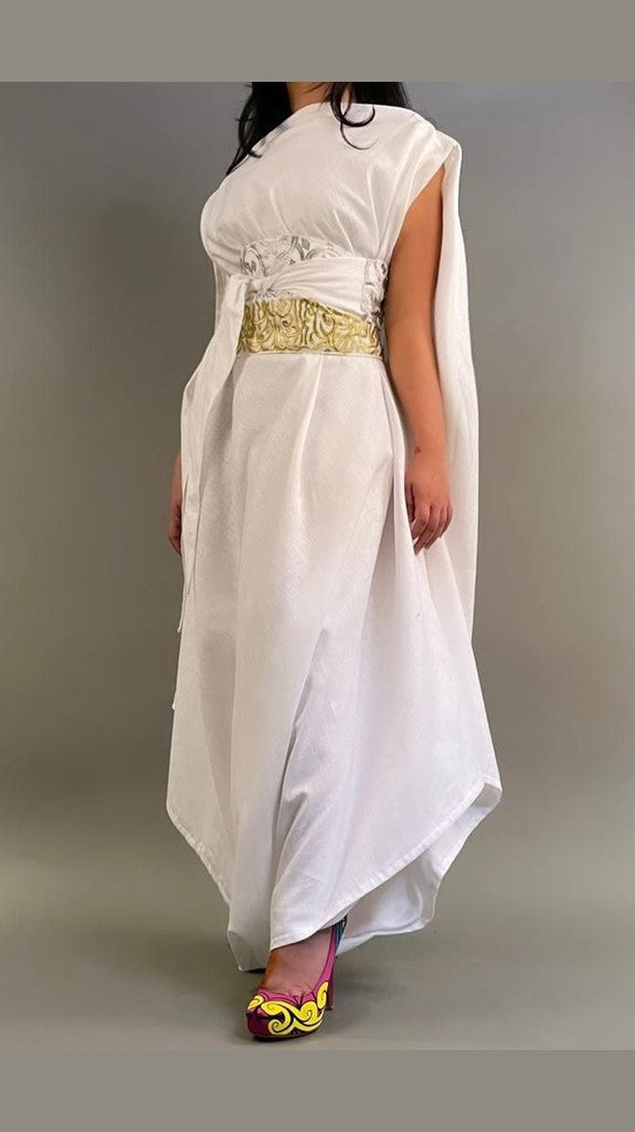White jumpsuit with embroidery belt