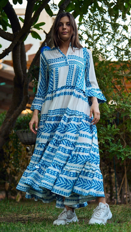 فستان ماكسي صيفي باللون الأزرق الفاتح